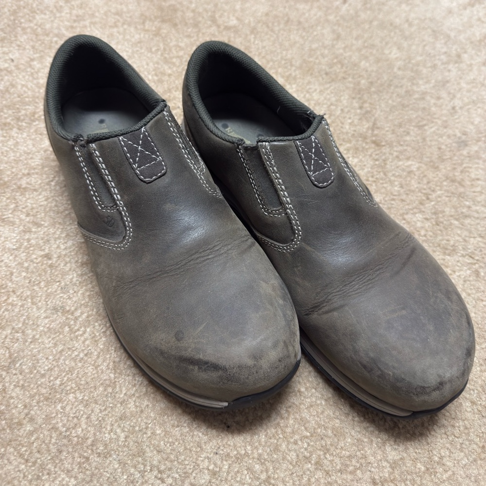 Women’s Redwing Steel-toed Shoe